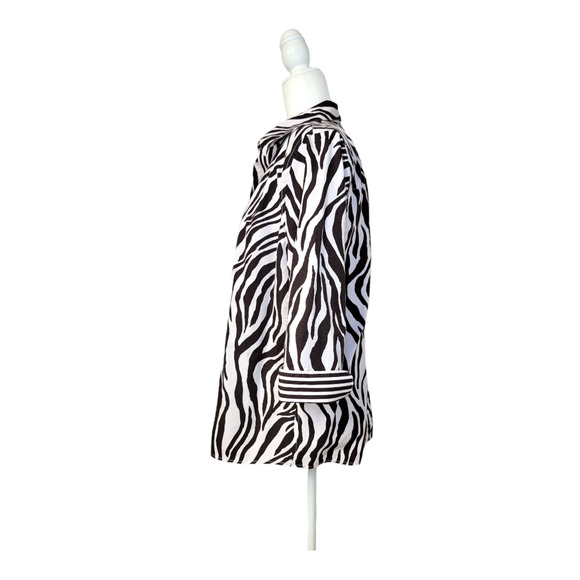 Chicos Sz 2 Large Effortless Gabrielle Collared Blouse Animal Stripe No Iron - Picture 4 of 7